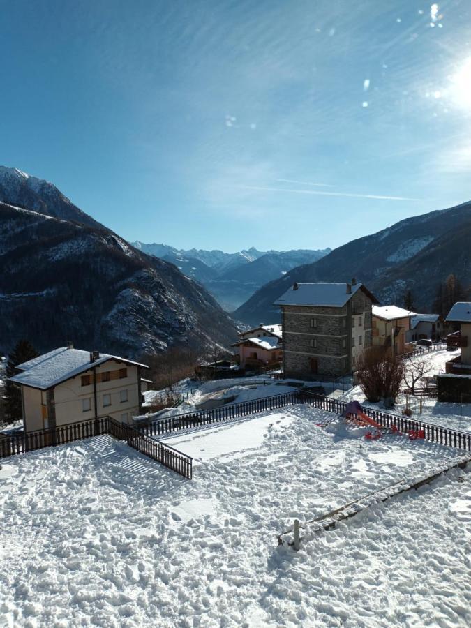 Appartement Grazioso Trilocale Con Ampia Terrazza à Chiesa in Valmalenco Extérieur photo