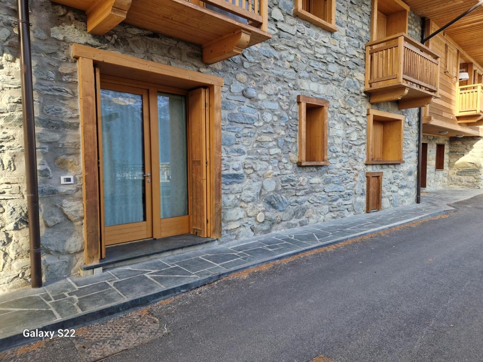 Appartement Grazioso Trilocale Con Ampia Terrazza à Chiesa in Valmalenco Extérieur photo
