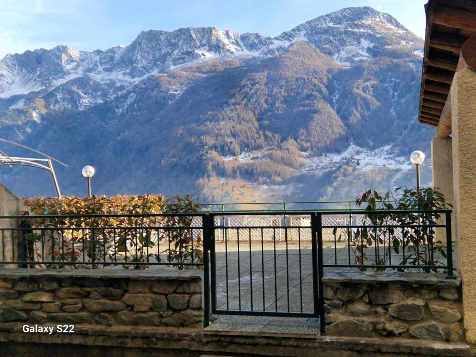Appartement Grazioso Trilocale Con Ampia Terrazza à Chiesa in Valmalenco Extérieur photo