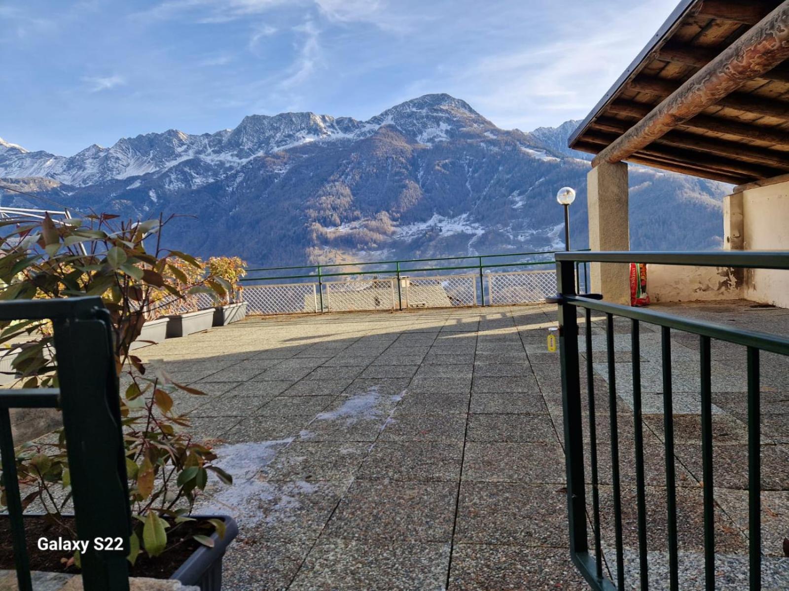 Appartement Grazioso Trilocale Con Ampia Terrazza à Chiesa in Valmalenco Extérieur photo